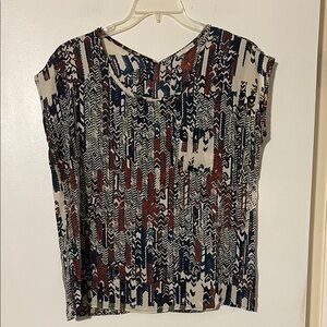 Pleione Anthropologie multi color cap sleeve top. Scoop front vee back